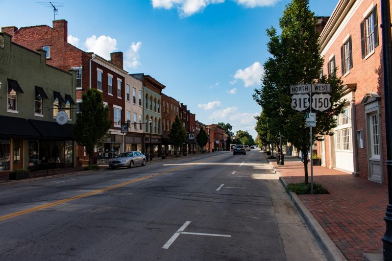 Bardstown, Kentucky - Lady From A Tramp